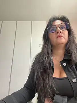 Snapshot of SWEETLILY18 chatting on 03.12.25 SWEETLILY18 online show from 03.12.25