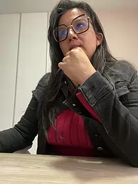 Snapshot of SWEETLILY18 chatting on 03.22.25 SWEETLILY18 online show from 03.22.25