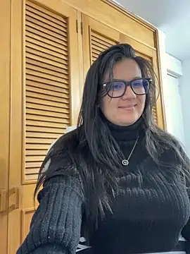 Snapshot of SWEETLILY18 chatting on 09.08.25 SWEETLILY18 online show from 09.08.25