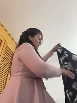 Snapshot of SWEETLILY18 chatting on 09.16.25 SWEETLILY18 online show from 09.16.25