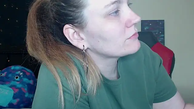 Snapshot of ToxicLilly chatting on 12.02.24 ToxicLilly online show from 12.02.24