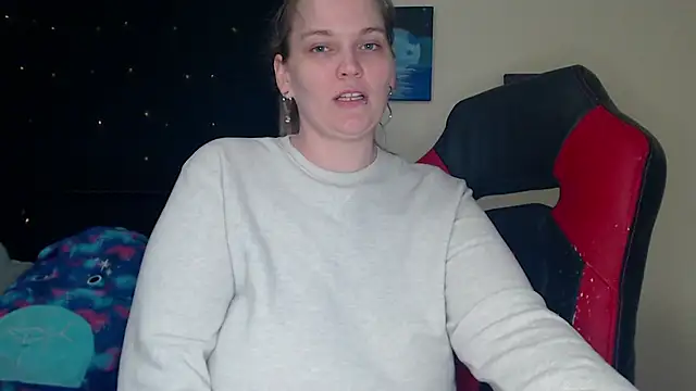 Snapshot of ToxicLilly chatting on 12.06.24 ToxicLilly online show from 12.06.24