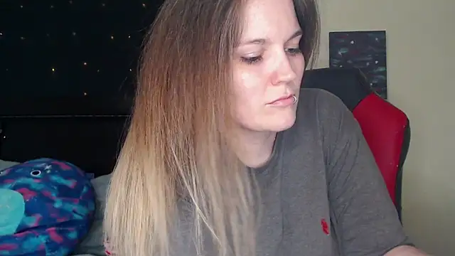 Snapshot of ToxicLilly chatting on 12.07.24 ToxicLilly online show from 12.07.24