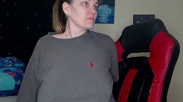 Snapshot of ToxicLilly chatting on 12.10.24 ToxicLilly online show from 12.10.24