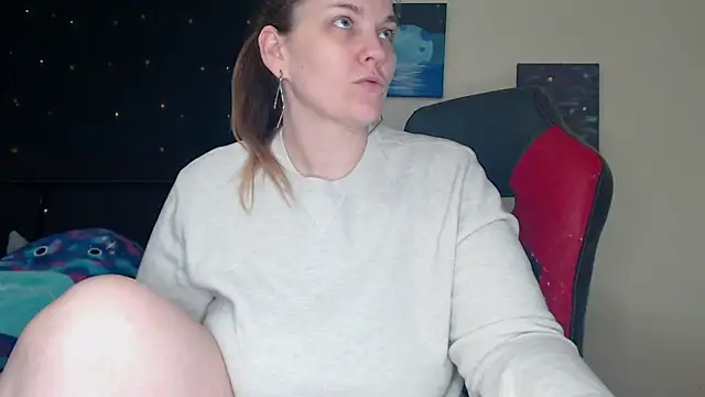 Snapshot of ToxicLilly chatting on 12.11.24 ToxicLilly online show from 12.11.24