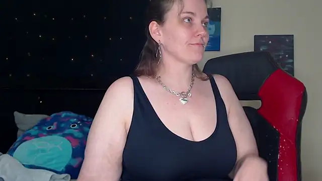 Snapshot of ToxicLilly chatting on 12.16.24 ToxicLilly online show from 12.16.24
