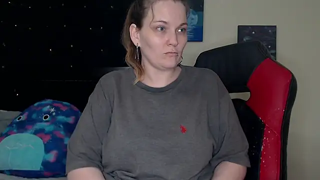 Snapshot of ToxicLilly chatting on 12.17.24 ToxicLilly online show from 12.17.24