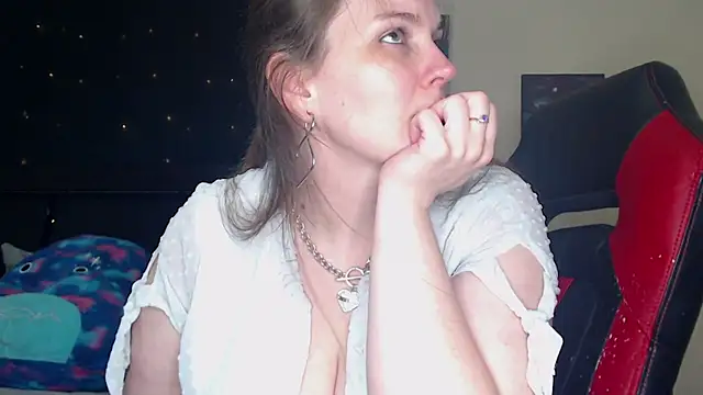 Snapshot of ToxicLilly chatting on 12.18.24 ToxicLilly online show from 12.18.24