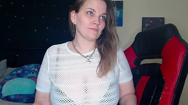Snapshot of ToxicLilly chatting on 12.20.24 ToxicLilly online show from 12.20.24