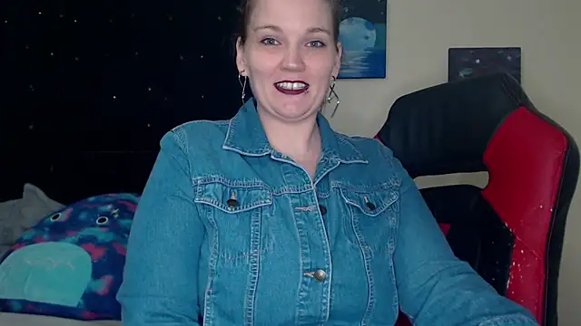Snapshot of ToxicLilly chatting on 01.06.25 ToxicLilly online show from 01.06.25