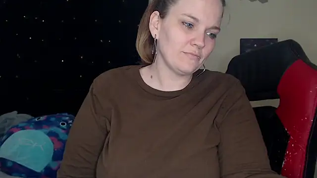 Snapshot of ToxicLilly chatting on 02.09.25 ToxicLilly online show from 02.09.25