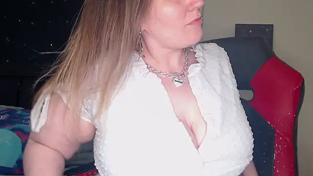 Snapshot of ToxicLilly chatting on 03.16.25 ToxicLilly online show from 03.16.25