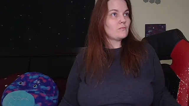 Snapshot of ToxicLilly chatting on 10.17.25 ToxicLilly online show from 10.17.25