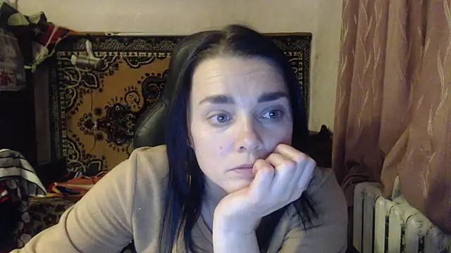 Snapshot of AlisaLaDiva chatting on 12.13.24 AlisaLaDiva online show from 12.13.24