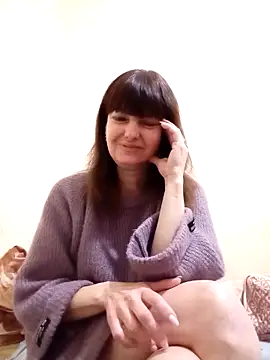 Snapshot of TiAmorre chatting on 12.27.24 TiAmorre online show from 12.27.24