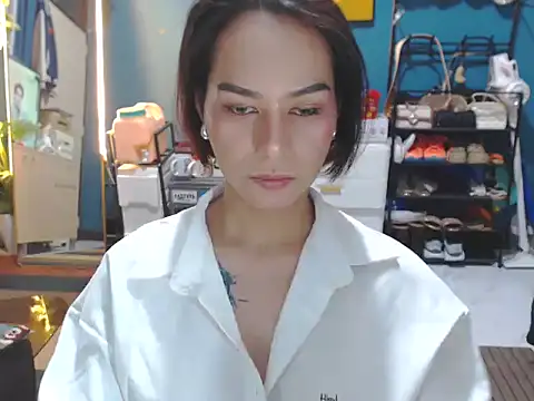 Snapshot of BonaBarrameda chatting on 06.27.26 BonaBarrameda online show from 06.27.26