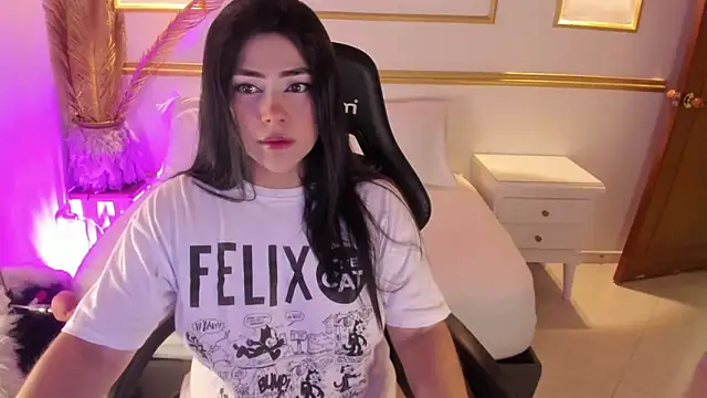 lucy26  online show from 01.30.25