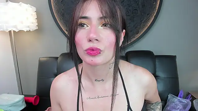 miss sharlotte18 online show from 02.05.25