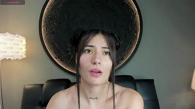 miss sharlotte18 online show from 02.11.25