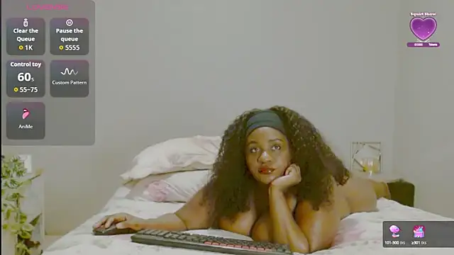 Snapshot of Darkvelvet01 chatting on 10.14.25 Darkvelvet01 online show from 10.14.25