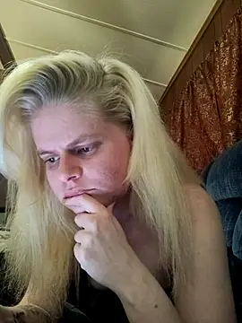 Snapshot of BadAssBitchMakayla chatting on 04.27.26 BadAssBitchMakayla online show from 04.27.26