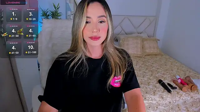 NiaBennet  online show from 03.18.25