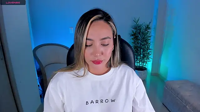 NiaBennet  online show from 10.09.25