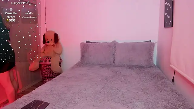 sophi mooreno online show from 02.12.25