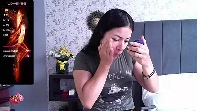 Snapshot of Sweet-Angie chatting on 03.20.25 Sweet-Angie online show from 03.20.25
