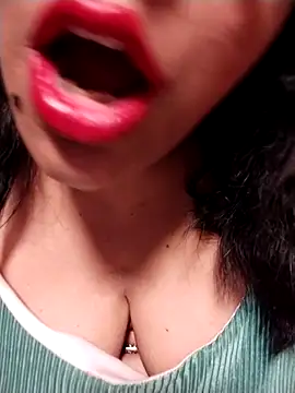 Snapshot of tharu_sweet chatting on 02.11.26 tharu sweet online show from 02.11.26
