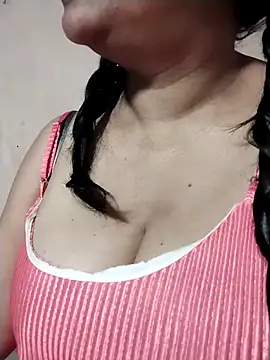 Snapshot of tharu_sweet chatting on 04.18.26 tharu sweet online show from 04.18.26