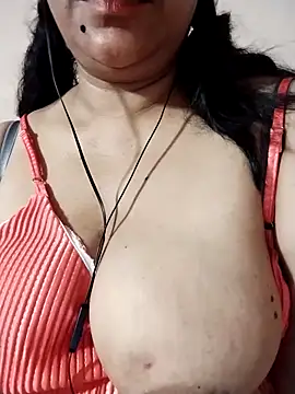 Snapshot of tharu_sweet chatting on 04.27.26 tharu sweet online show from 04.27.26