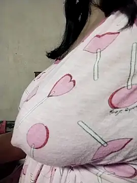 Snapshot of tharu_sweet chatting on 05.01.26 tharu sweet online show from 05.01.26