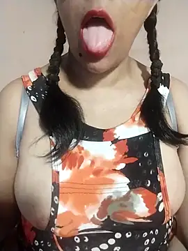 Snapshot of tharu_sweet chatting on 05.05.26 tharu sweet online show from 05.05.26