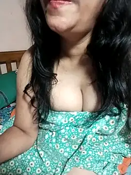 Snapshot of tharu_sweet chatting on 05.08.26 tharu sweet online show from 05.08.26