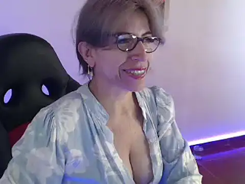 Snapshot of Chayla_Ruiz chatting on 12.19.24 Chayla Ruiz online show from 12.19.24