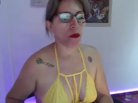 Snapshot of Chayla_Ruiz chatting on 12.21.24 Chayla Ruiz online show from 12.21.24