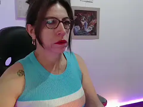 Snapshot of Chayla_Ruiz chatting on 12.28.24 Chayla Ruiz online show from 12.28.24