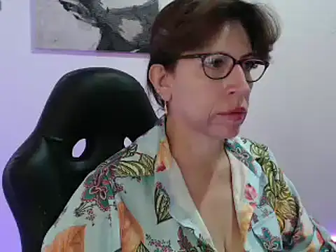 Snapshot of Chayla_Ruiz chatting on 02.04.25 Chayla Ruiz online show from 02.04.25