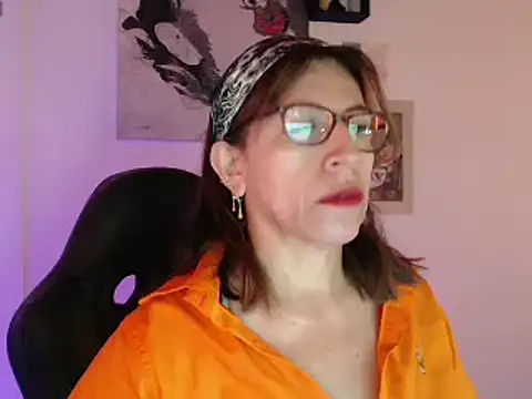 Snapshot of Chayla_Ruiz chatting on 02.11.25 Chayla Ruiz online show from 02.11.25