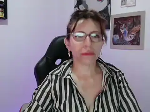Snapshot of Chayla_Ruiz chatting on 02.12.25 Chayla Ruiz online show from 02.12.25