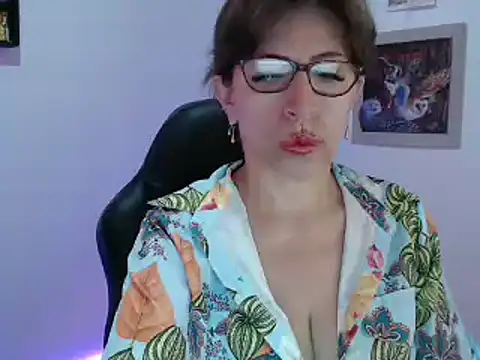 Snapshot of Chayla_Ruiz chatting on 02.13.25 Chayla Ruiz online show from 02.13.25