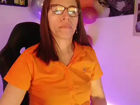 Snapshot of Chayla_Ruiz chatting on 03.08.25 Chayla Ruiz online show from 03.08.25