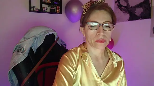 Snapshot of Chayla_Ruiz chatting on 03.22.25 Chayla Ruiz online show from 03.22.25