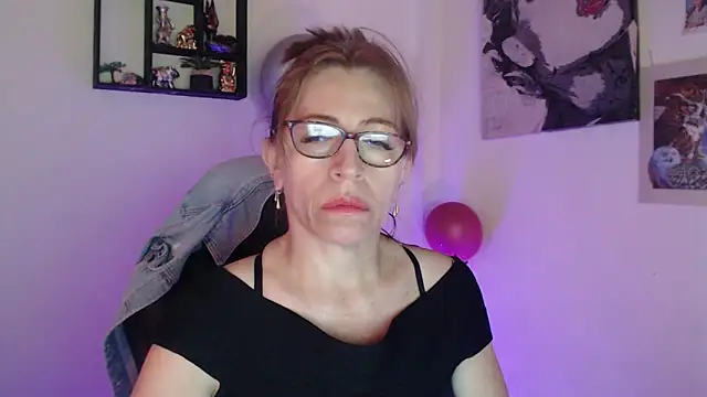 Snapshot of Chayla_Ruiz chatting on 03.22.25 Chayla Ruiz online show from 03.22.25