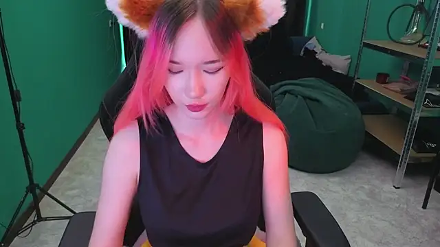 Maya Viola online show from 03.30.26