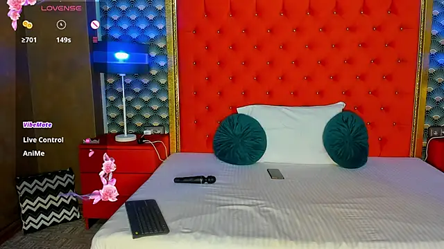 Snapshot of VallerieJones chatting on 03.08.25 VallerieJones online show from 03.08.25