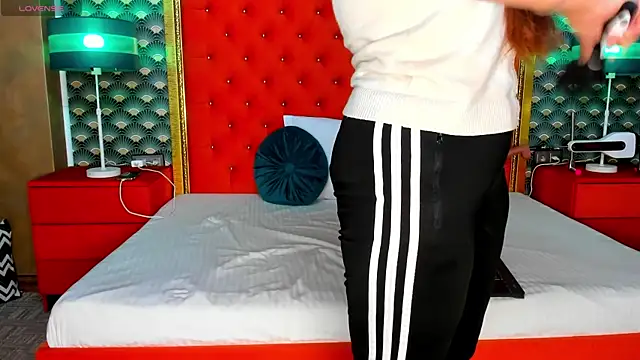 Snapshot of VallerieJones chatting on 03.17.25 VallerieJones online show from 03.17.25