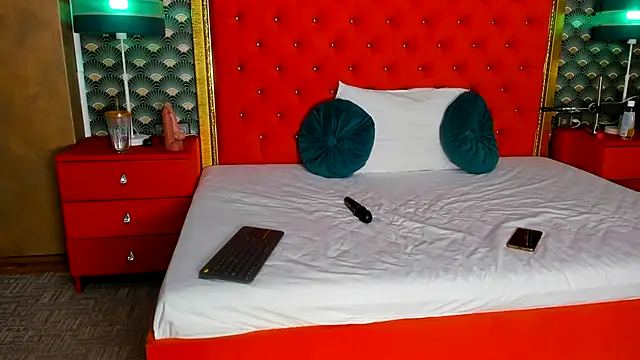 Snapshot of VallerieJones chatting on 09.22.25 VallerieJones online show from 09.22.25