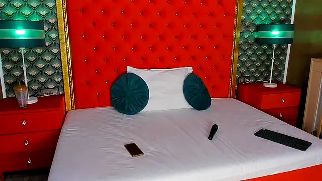 Snapshot of VallerieJones chatting on 10.09.25 VallerieJones online show from 10.09.25